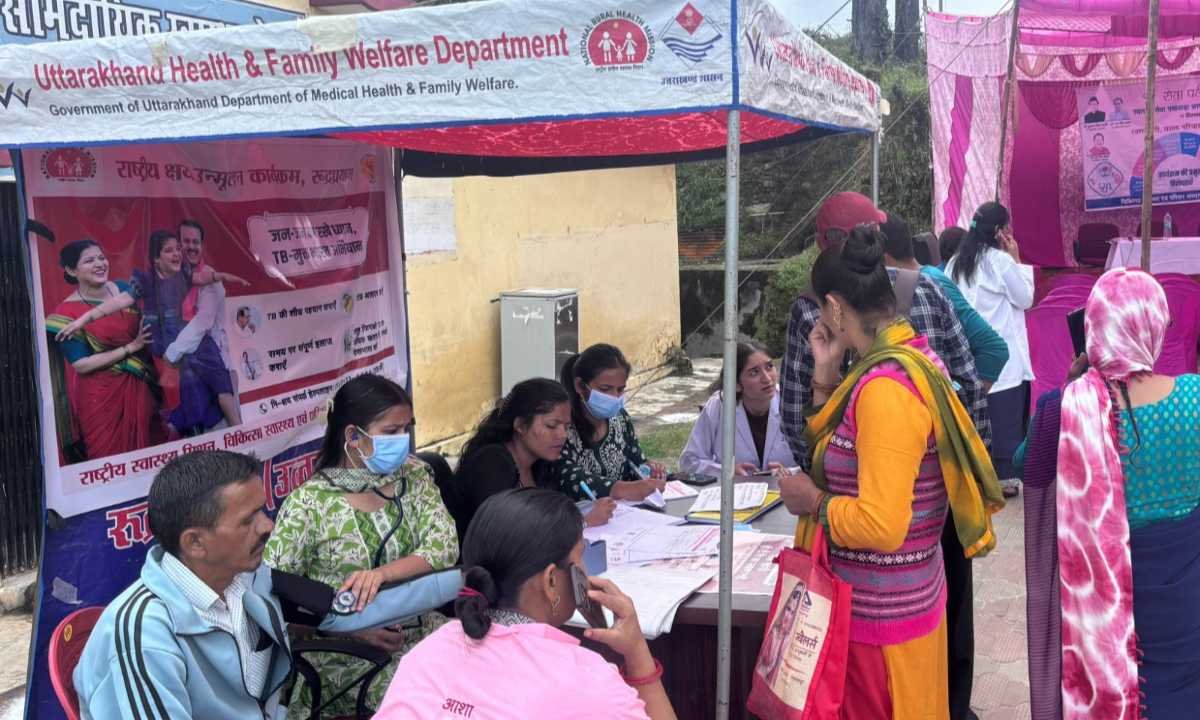 125 की हुई जांच, मेडिकल कॉलेज श्रीनगर की विशेषज्ञ टीम ने दी सेवा