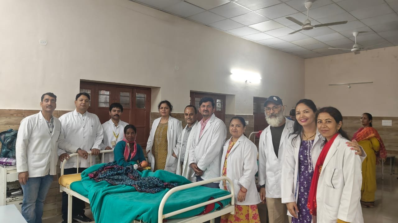 अल्मोड़ा जिला महिला चिकित्सालय में फार्मेसी दिवस उत्साहपूर्वक मनाया गया