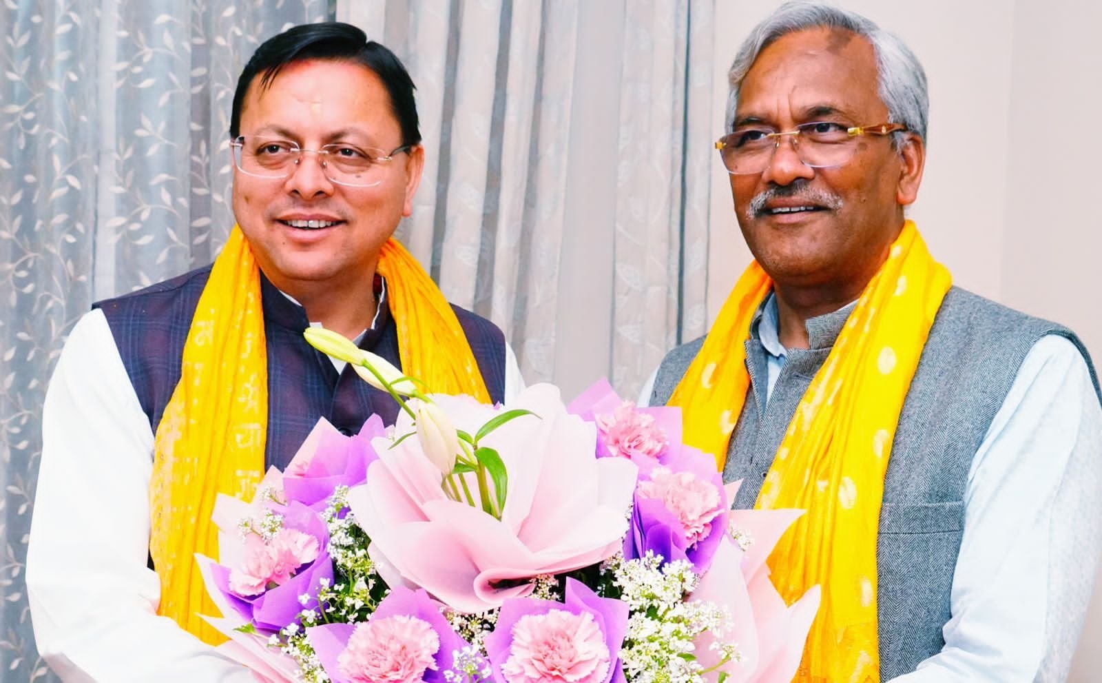 मुख्यमंत्री ने पूर्व मुख्यमंत्री से की शिष्टाचार भेंट, दी होली की शुभकामनाएं…